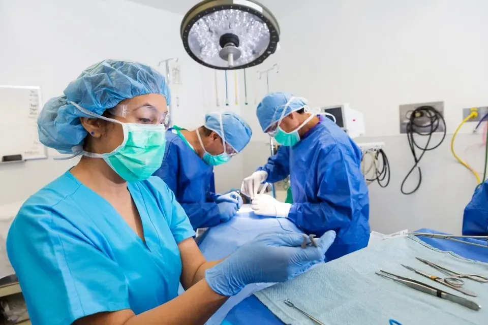 What Does a Surgical Technologist Do?